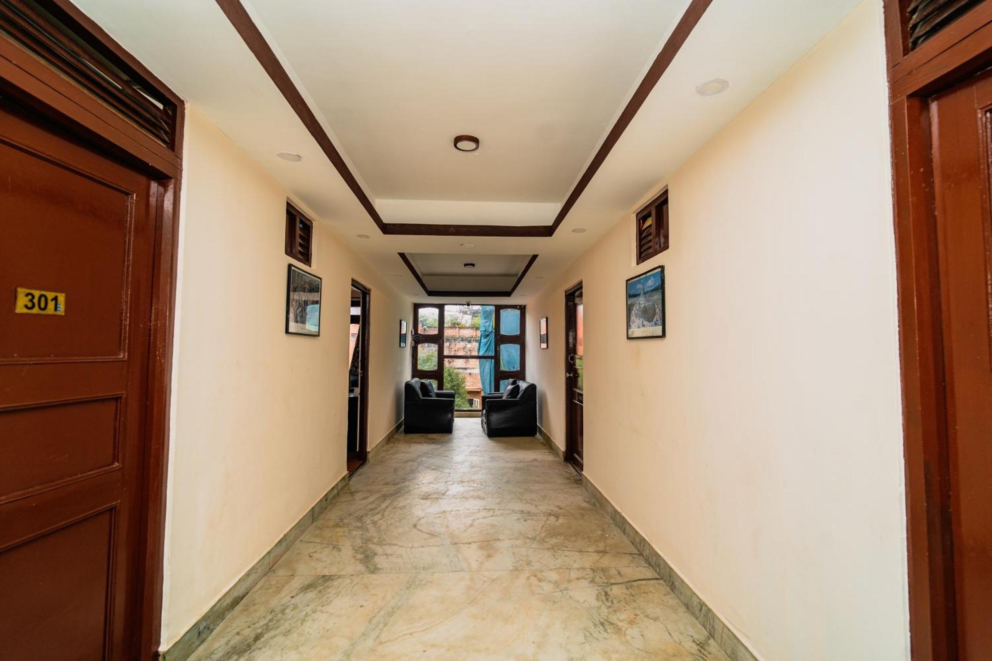 Karma Travellers Home Katmandou Extérieur photo