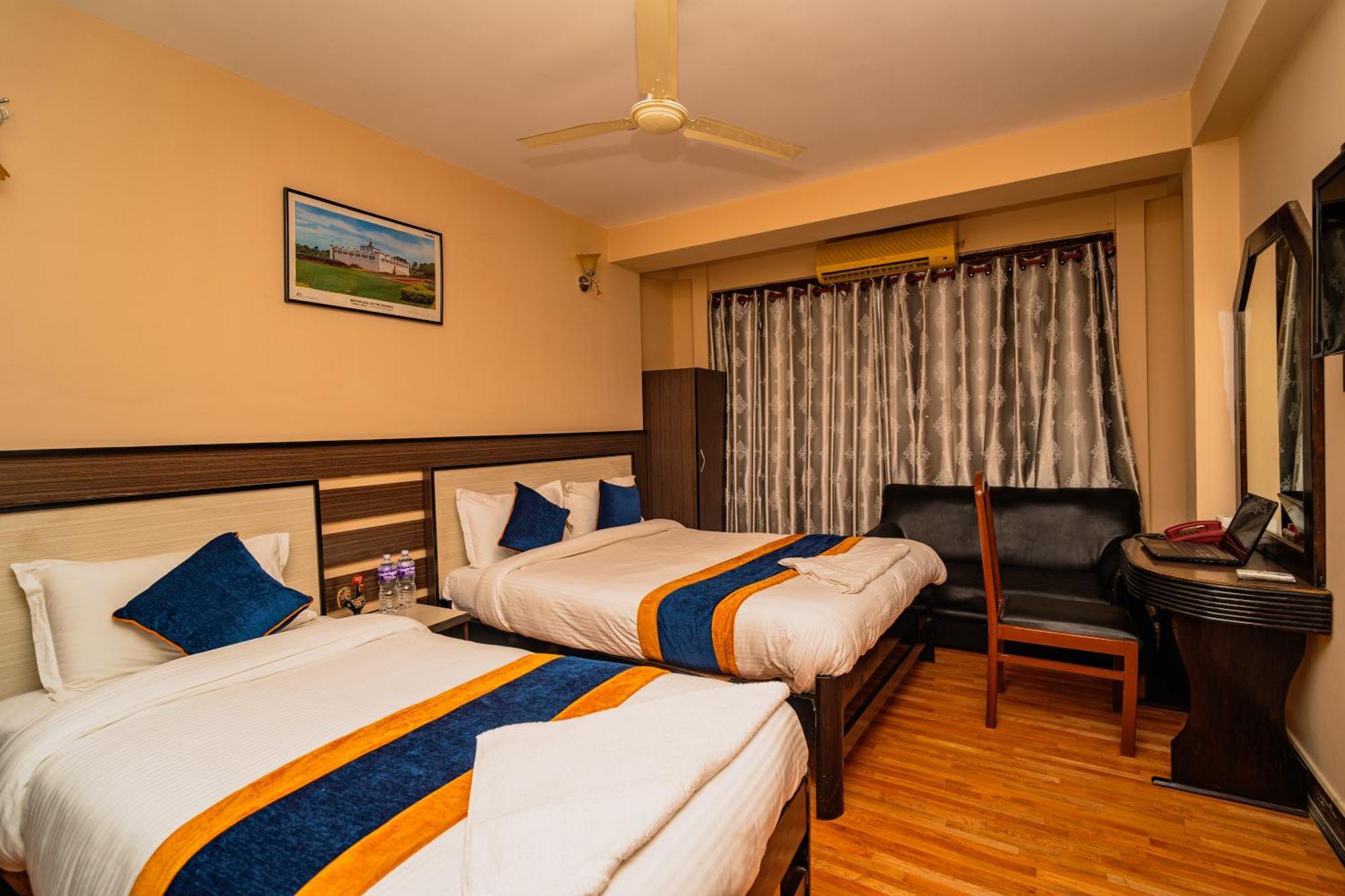 Karma Travellers Home Katmandou Extérieur photo