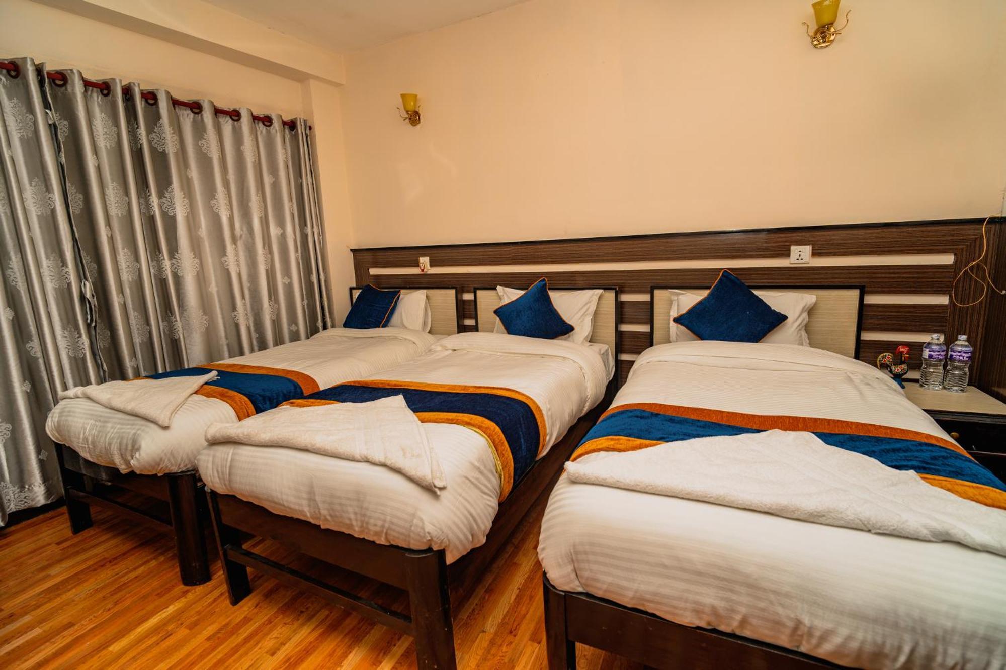 Karma Travellers Home Katmandou Extérieur photo