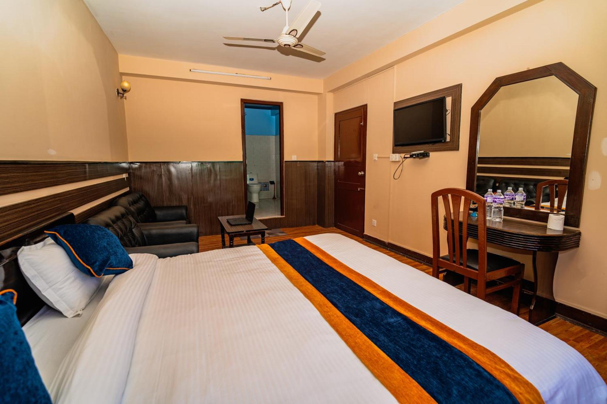 Karma Travellers Home Katmandou Extérieur photo